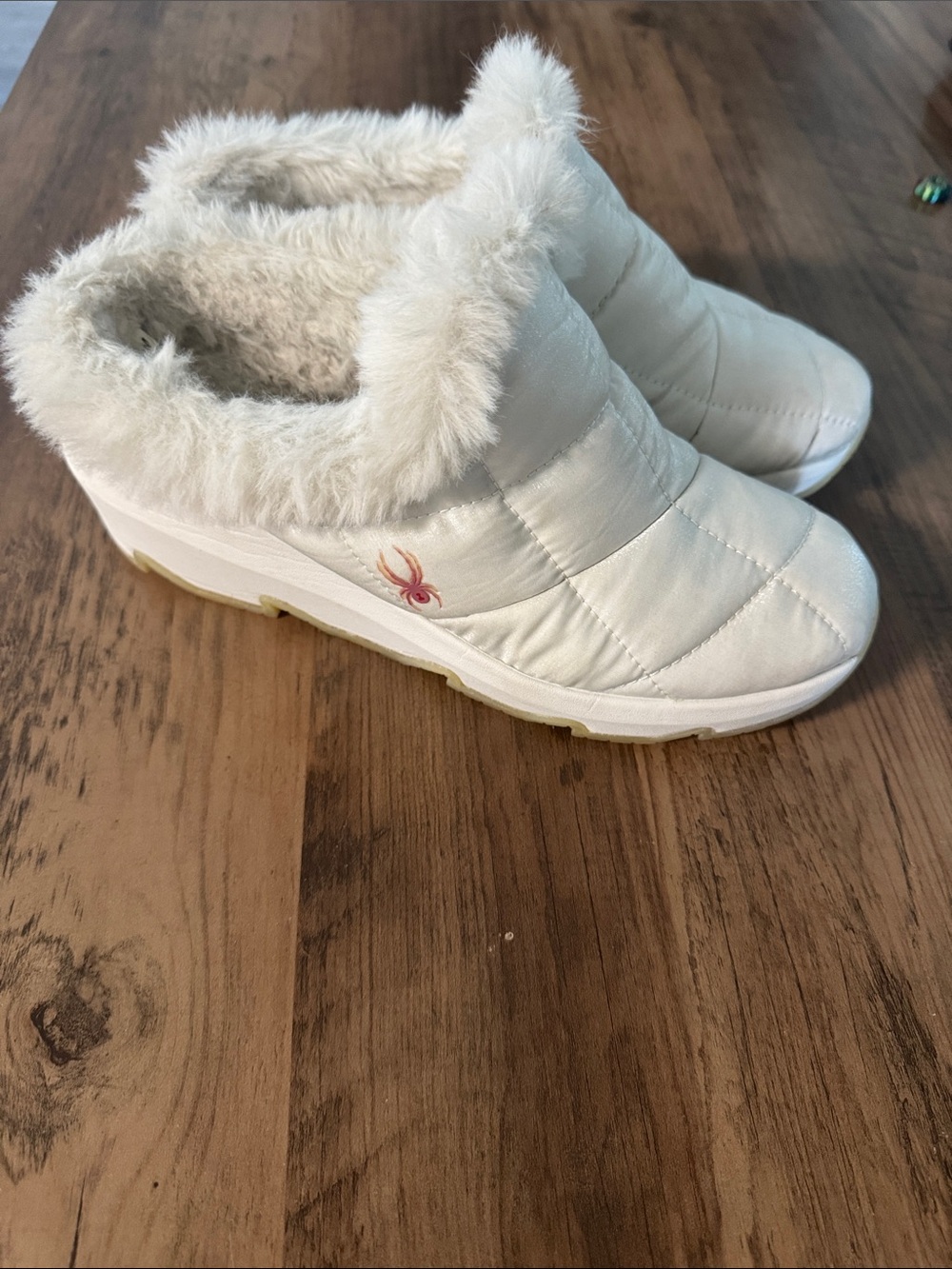 Spyder Cream Quilted with sparkle Faux-Fur Slip-On Clogs